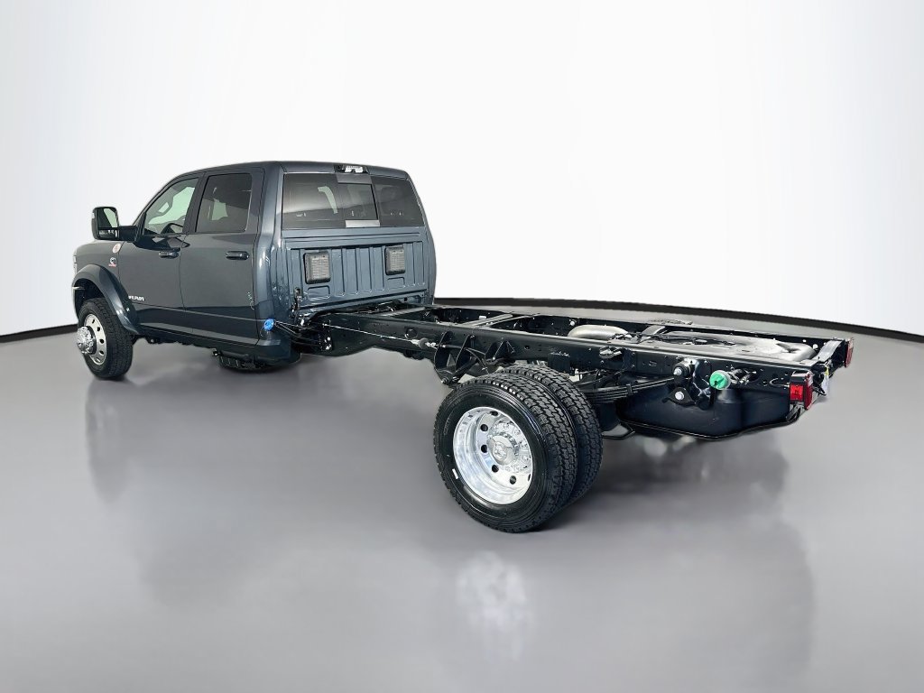 New 2026 RAM 4500 4x4 Crew Cab DRW w/ Laramie Trim Package image 5