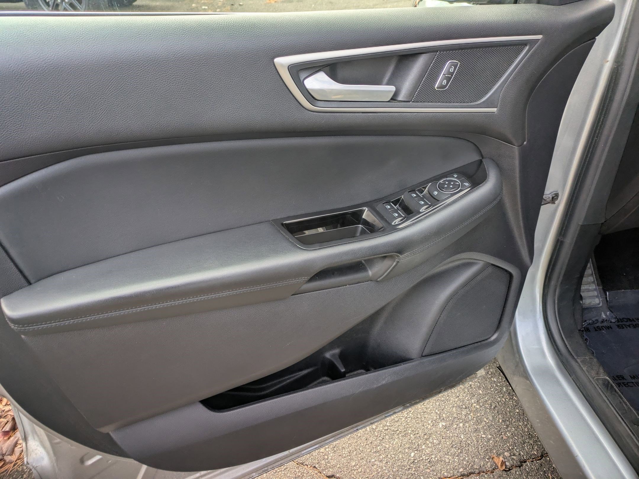 Used 2020 Ford Edge SEL w/ Convenience Package image 18