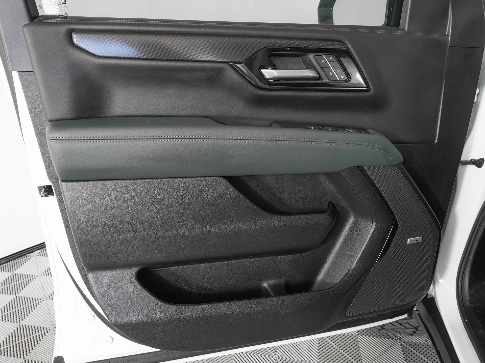 Used 2026 GMC Yukon AT4 image 18