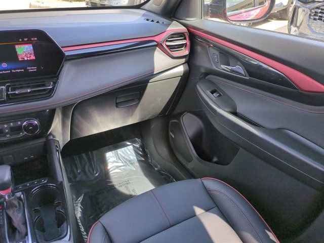 Used 2025 Chevrolet TrailBlazer RS w/ Convenience Package image 16