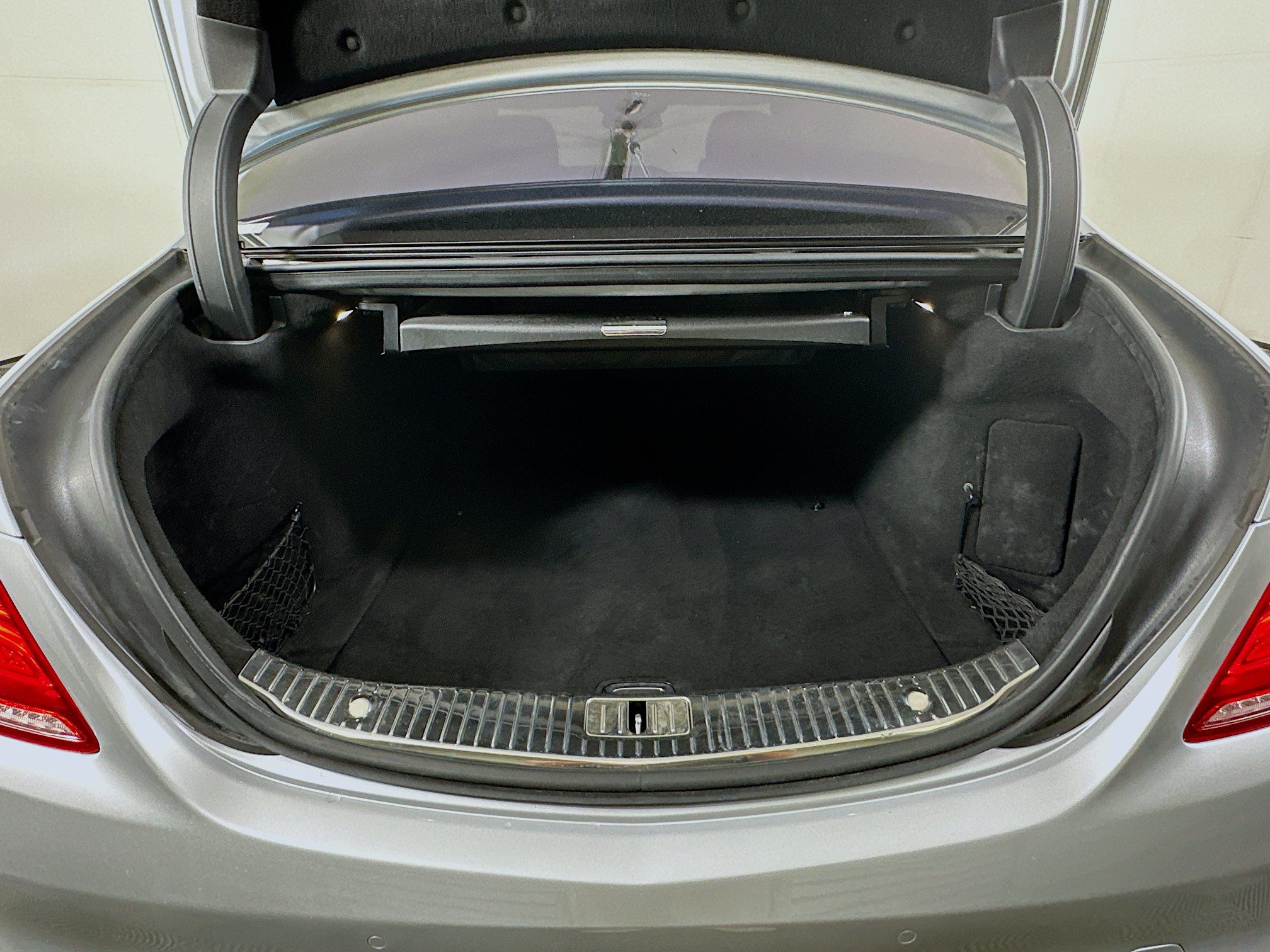 Used 2016 Mercedes-Benz S 550 Sedan image 29
