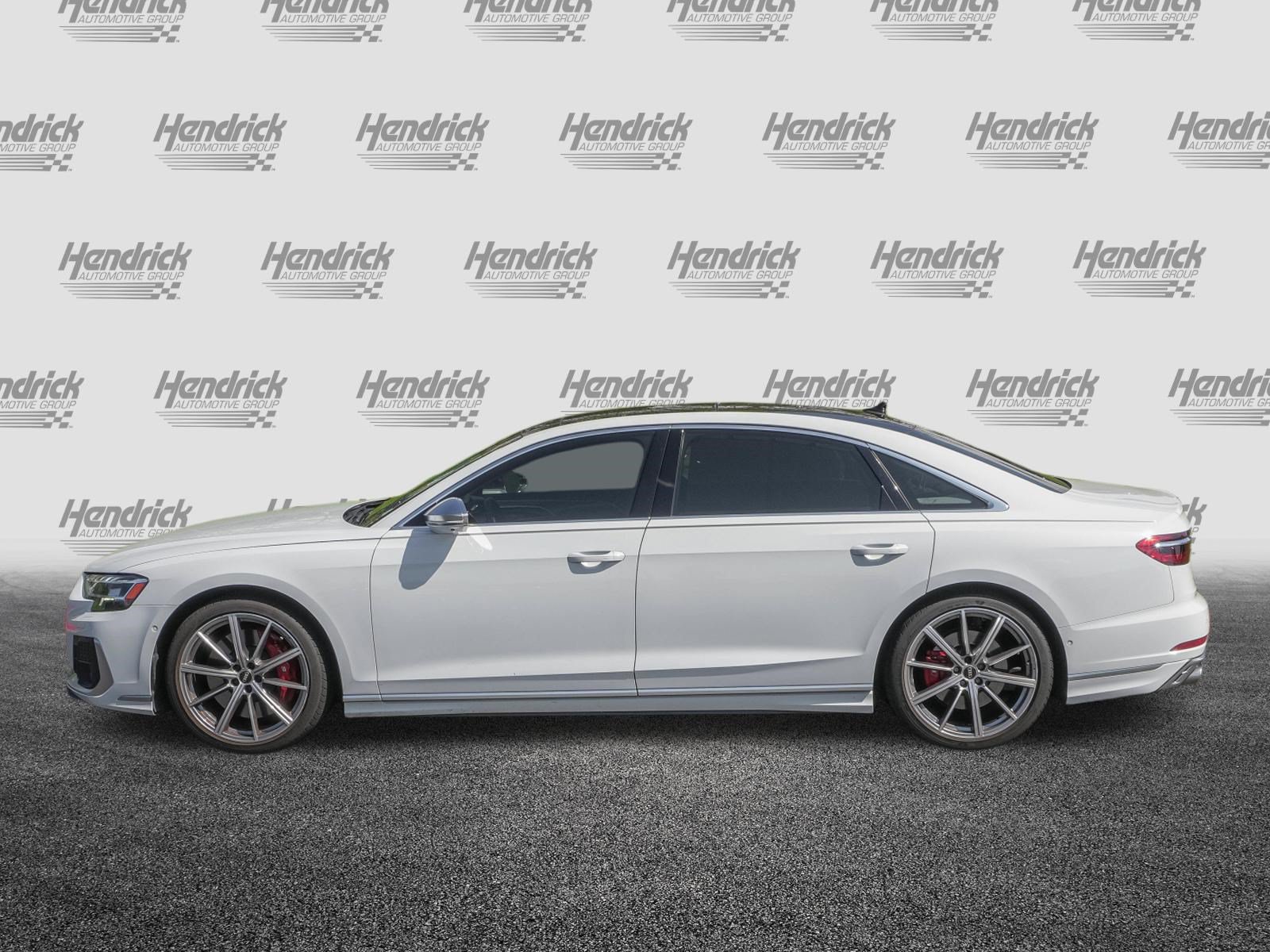 Used 2022 Audi S8 AWD/4WD image 6