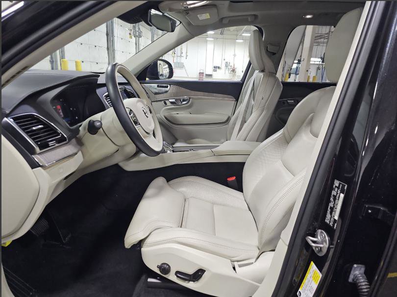 Used 2023 Volvo XC90 B6 Ultimate w/ Protection Package Premier image 6