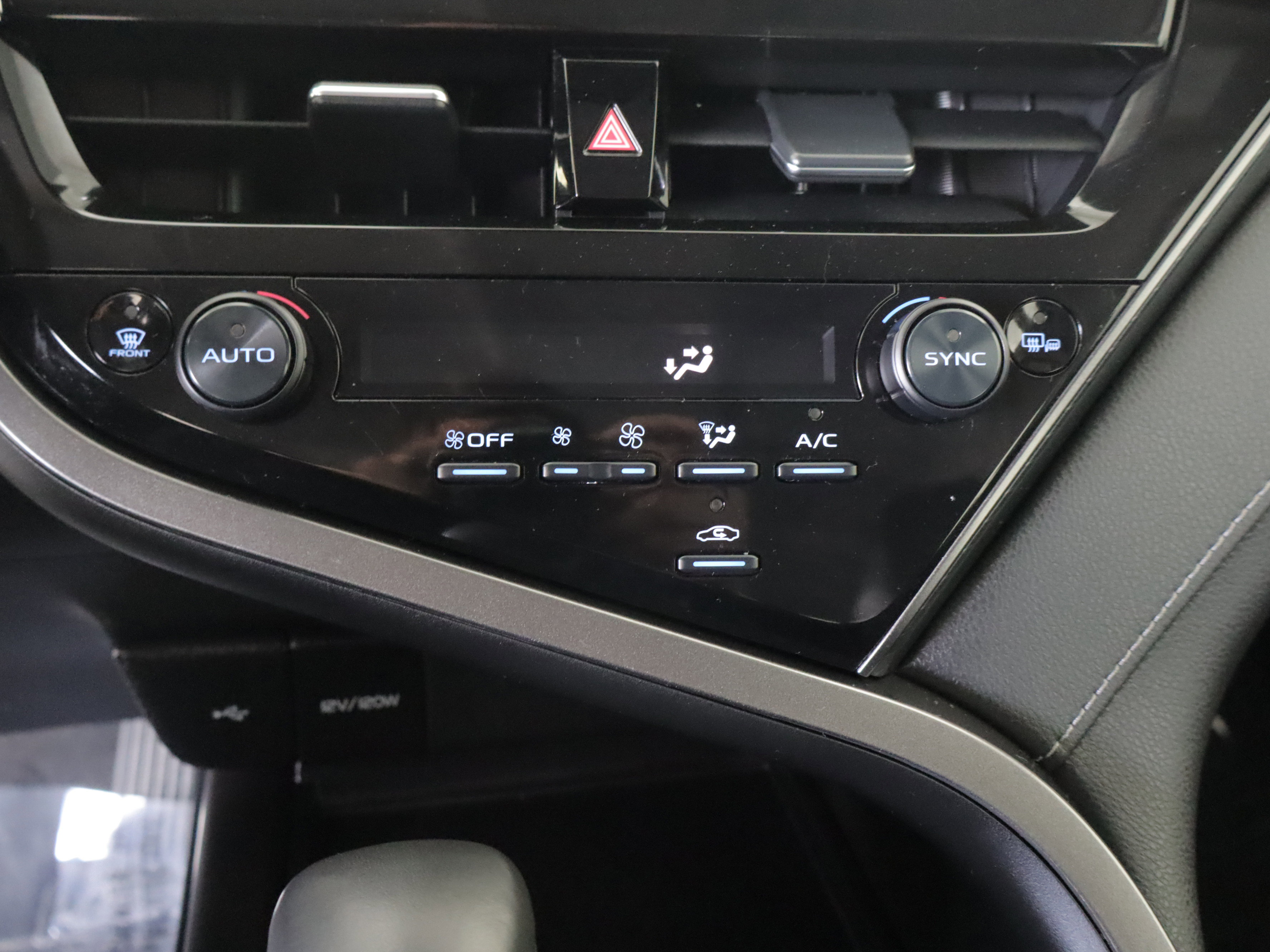 Used 2024 Toyota Camry SE FWD image 16