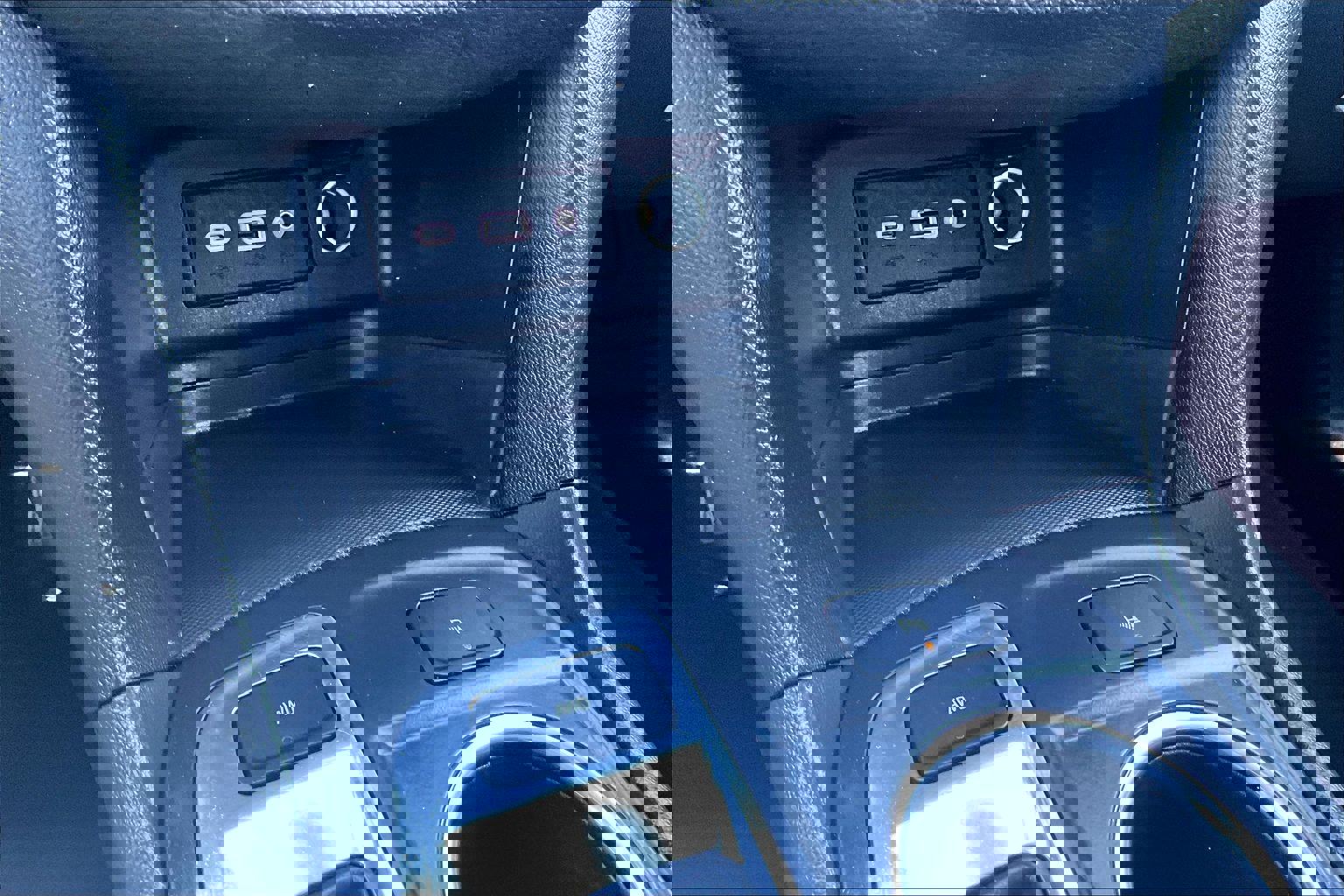 Used 2023 Chevrolet Equinox LT image 30