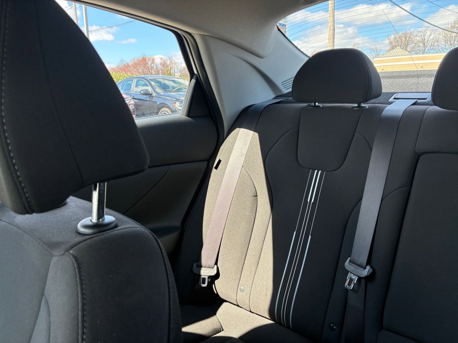 Used 2025 Hyundai Elantra SEL image 34