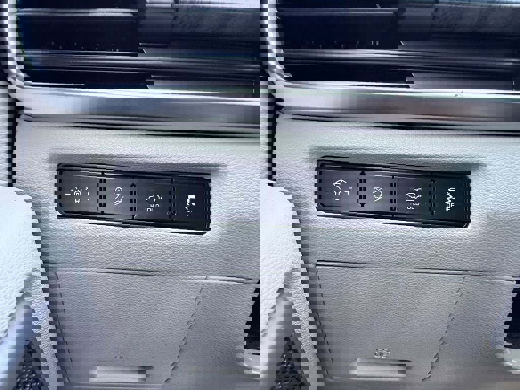 Used 2024 Kia Telluride EX w/ EX Captain's Chair Package image 31