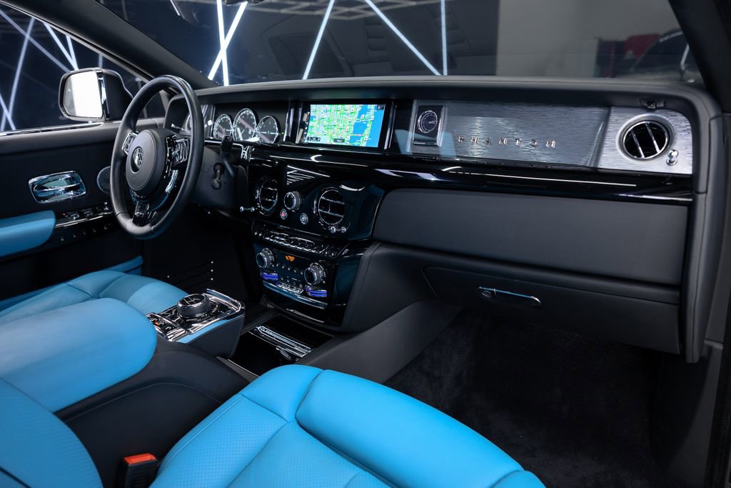 Used 2023 Rolls-Royce Phantom Sedan image 56