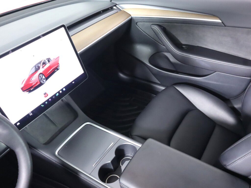 Used 2023 Tesla Model 3 Standard Range image 33
