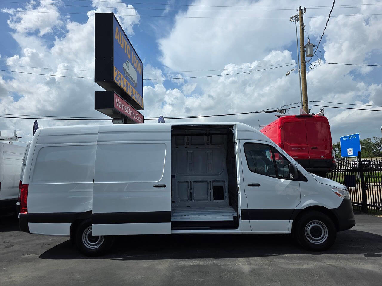 Used 2021 Freightliner Sprinter 2500 image 5