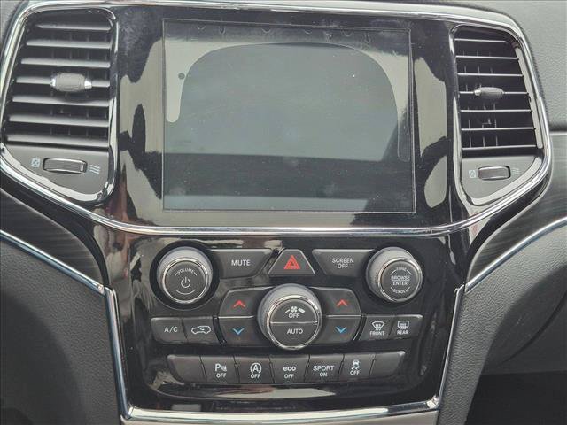 Used 2020 Jeep Grand Cherokee Limited w/ Luxury Group II AWD/4WD image 28