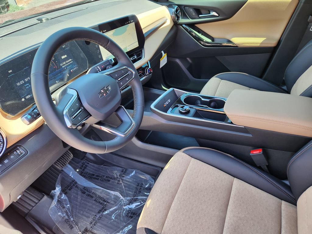 New 2026 Chevrolet Equinox ACTIV w/ Convenience Package III AWD/4WD image 8