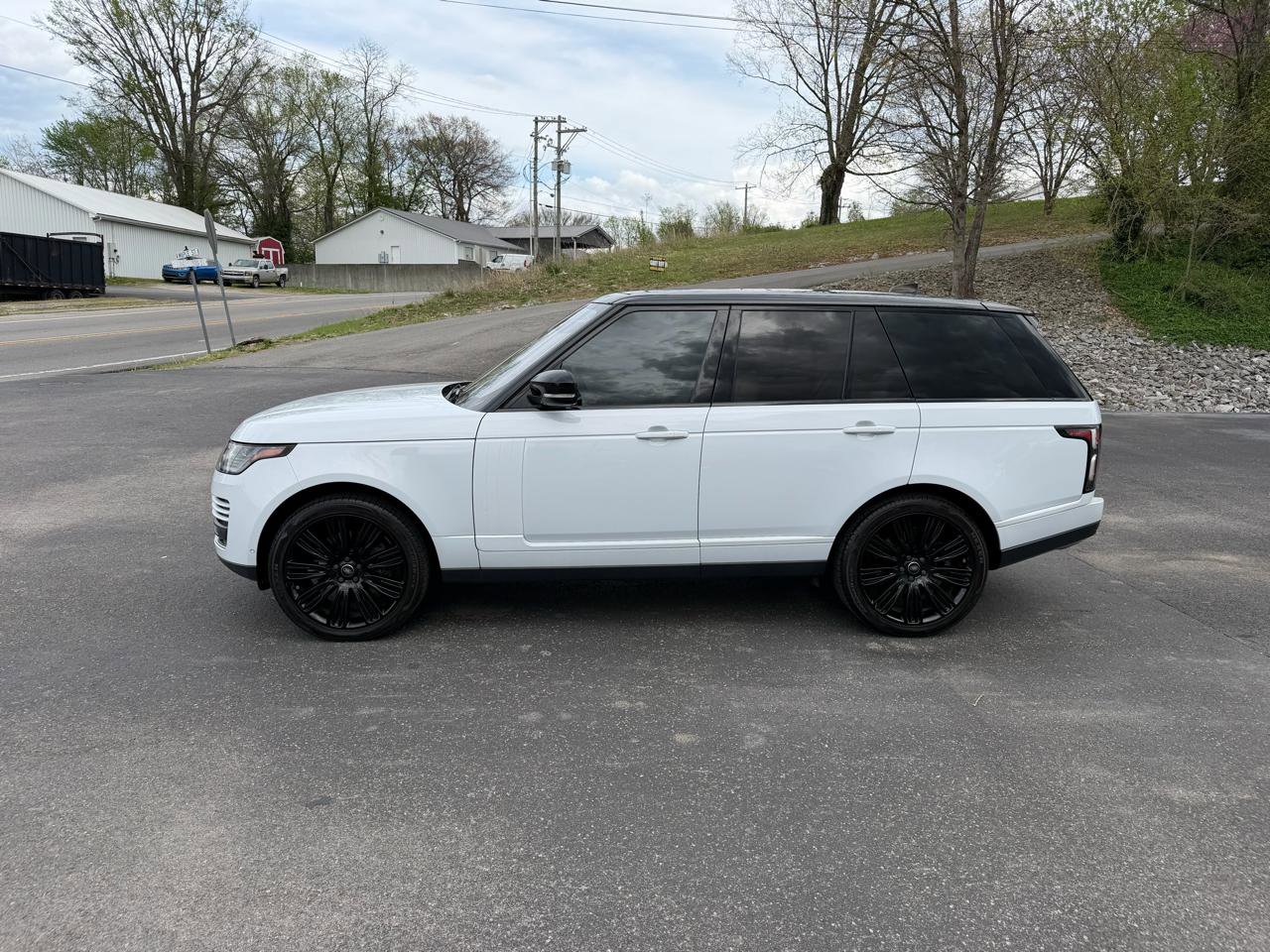 Used 2018 Land Rover Range Rover HSE AWD/4WD image 2