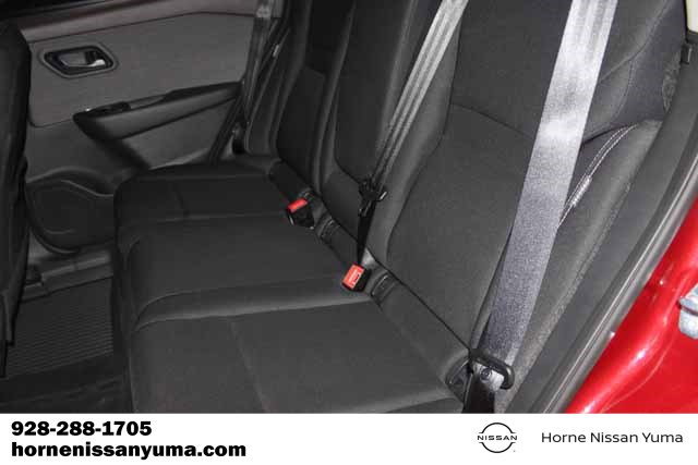 Used 2023 Nissan Rogue S image 5