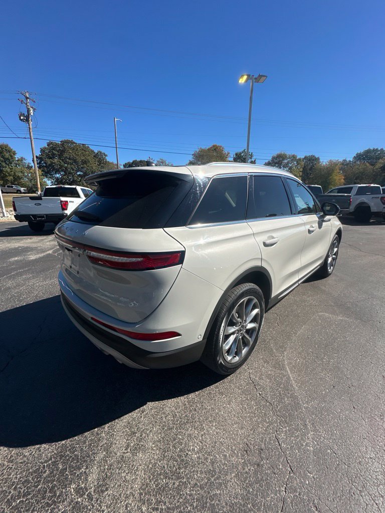 Used 2021 Lincoln Corsair FWD w/ Premium Package image 6
