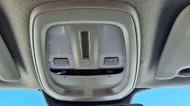 Certified 2023 Volvo XC40 B5 Plus w/ Driver Assist Package image 21