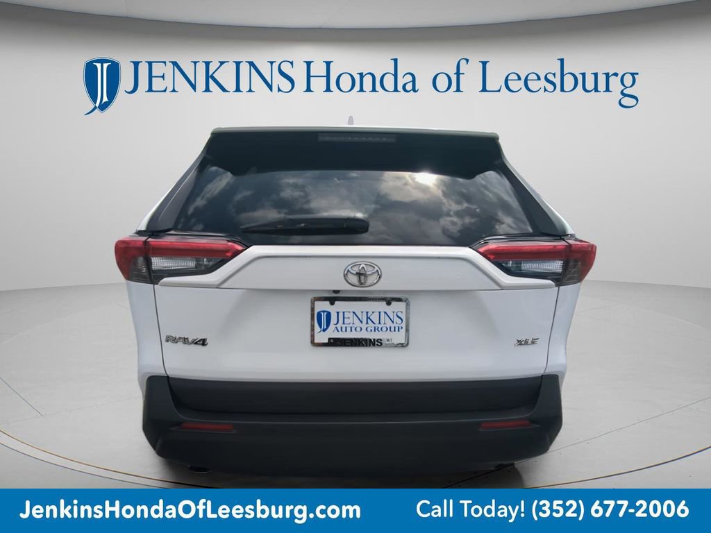 Used 2023 Toyota RAV4 XLE w/ Convenience Package image 4