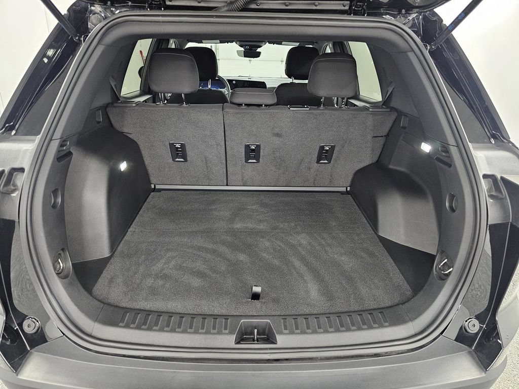 Used 2025 Chevrolet Equinox LT w/ Safety and Technology Package FWD image 23