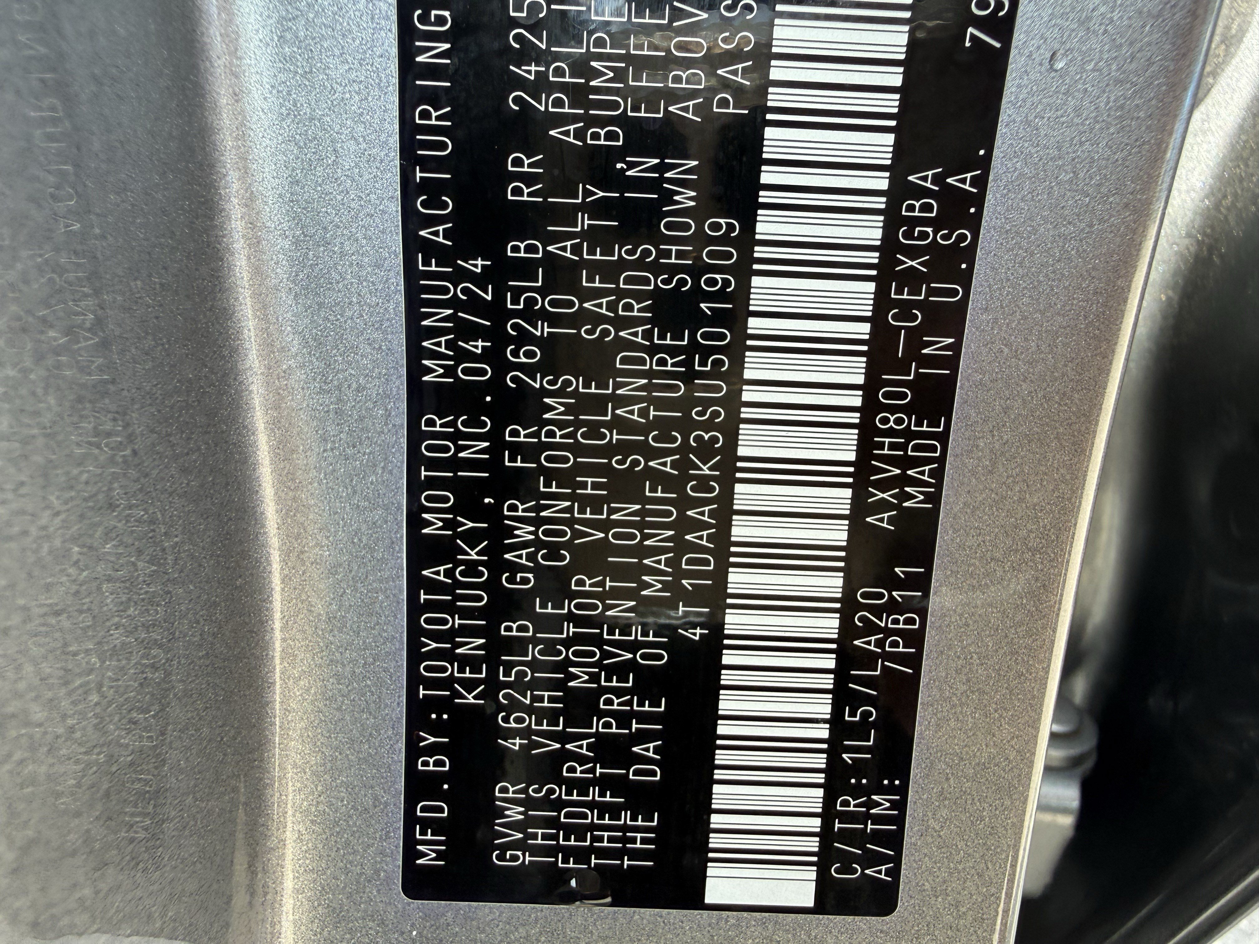 Used 2025 Toyota Camry XLE FWD image 35