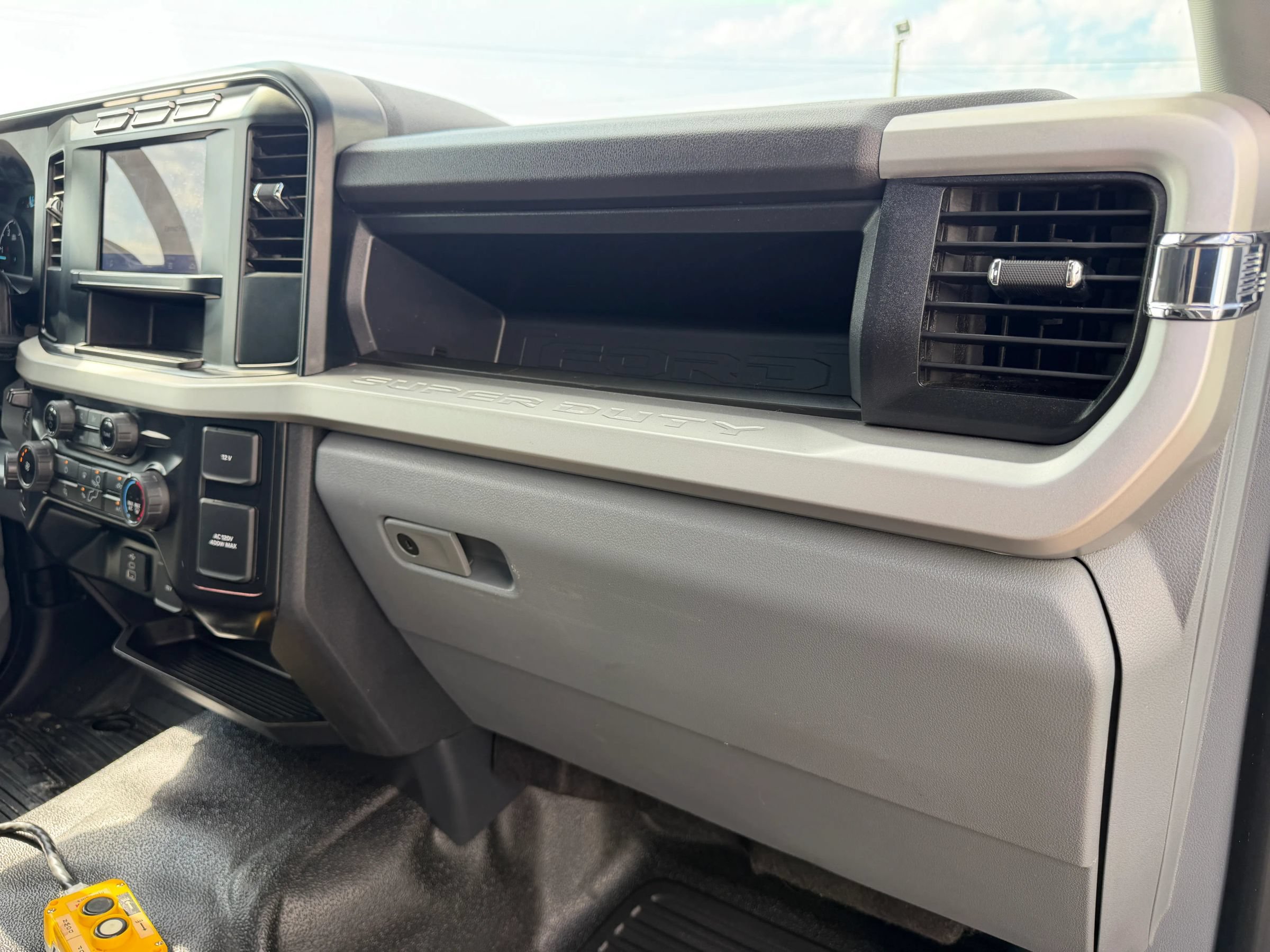 Used 2024 Ford F550 4x4 Regular Cab Super Duty image 31