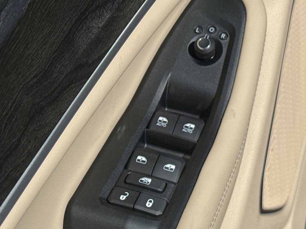 New 2026 Jeep Grand Cherokee L Limited AWD/4WD image 13