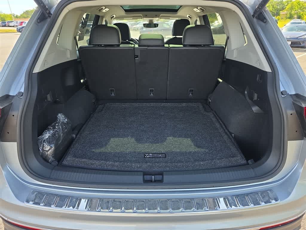 Used 2022 Volkswagen Tiguan SE AWD/4WD image 47