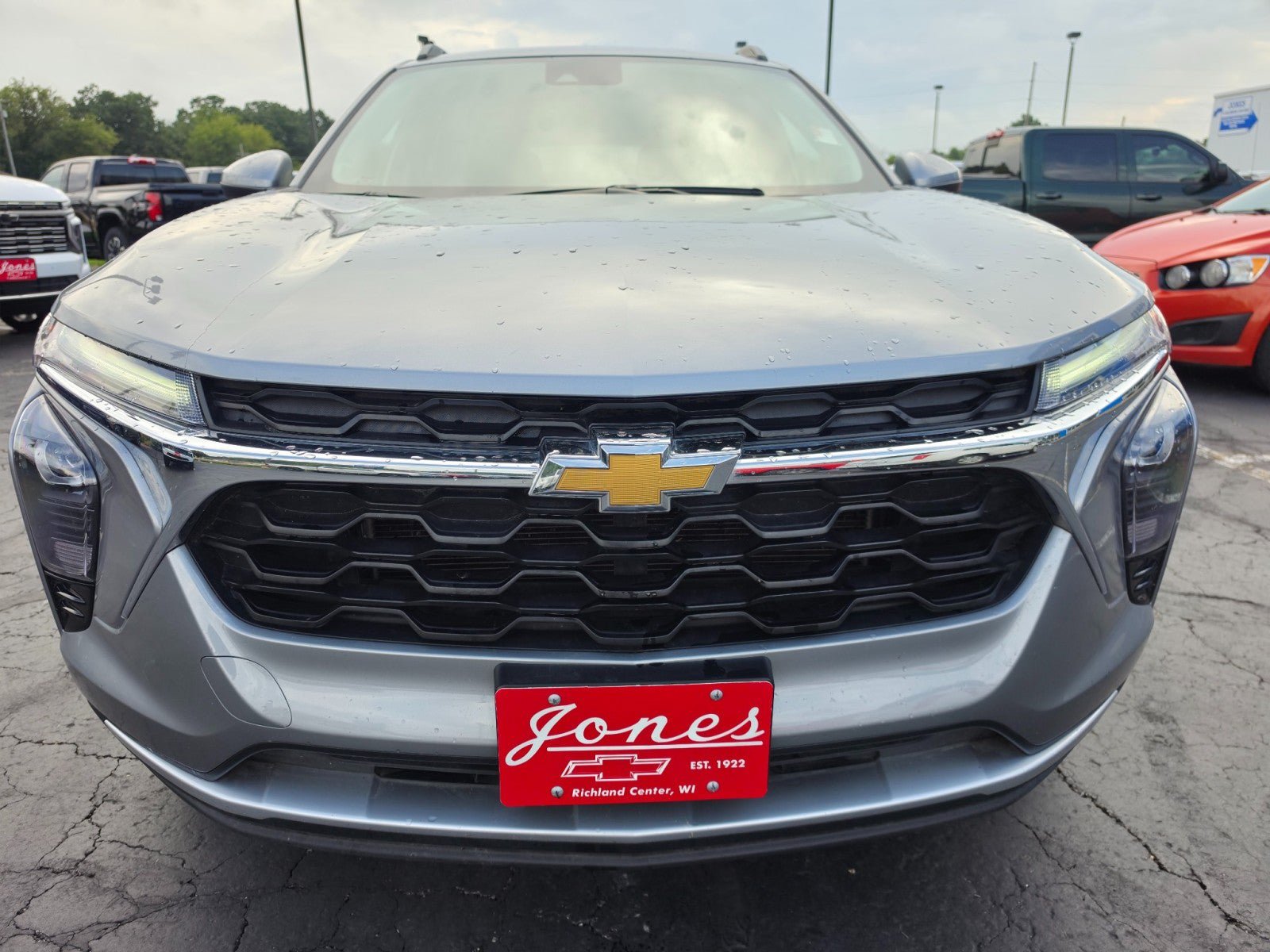 Used 2025 Chevrolet Trax LT w/ LT Convenience Package FWD image 8