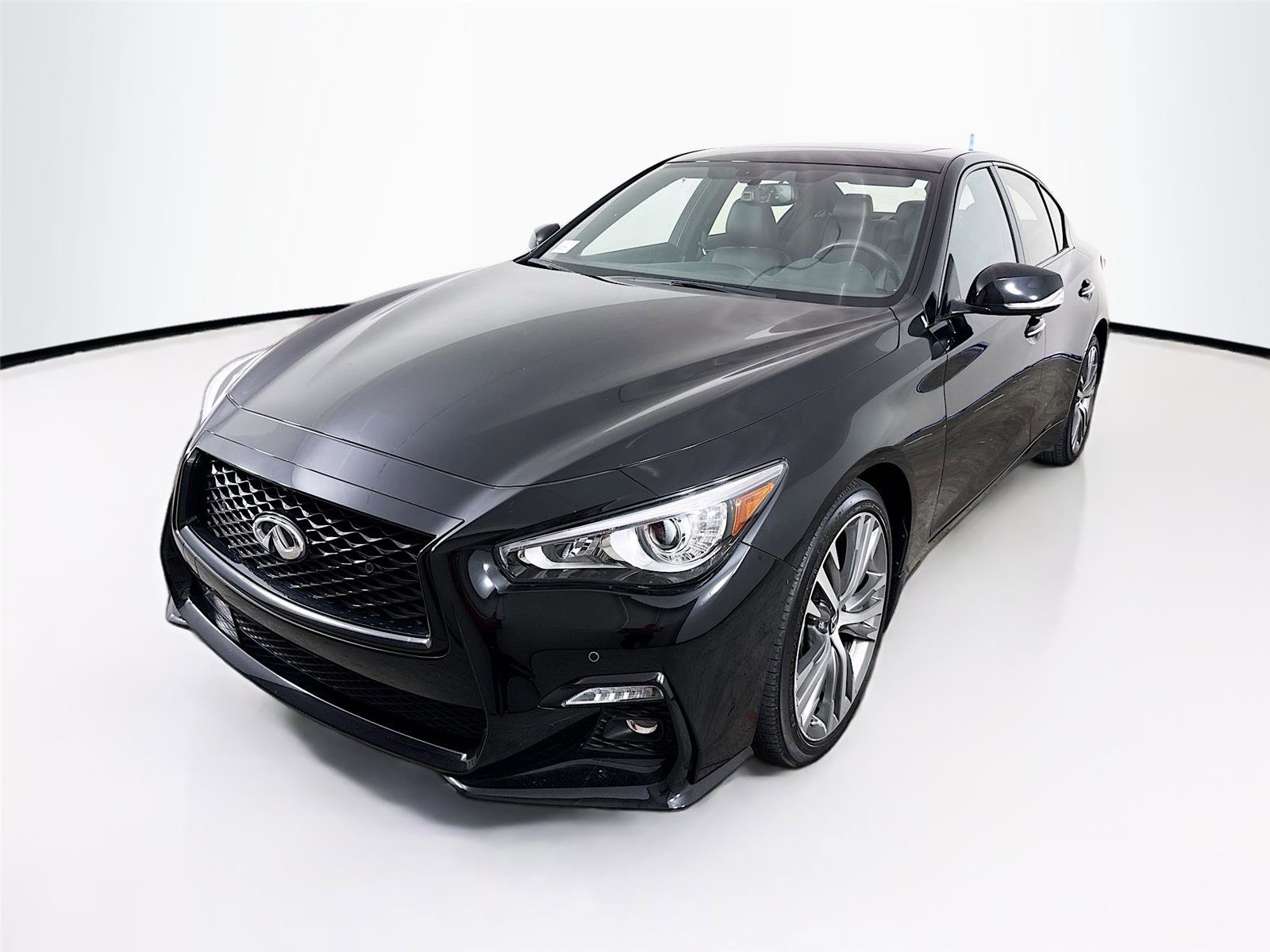 Used 2023 INFINITI Q50 Sensory image 3