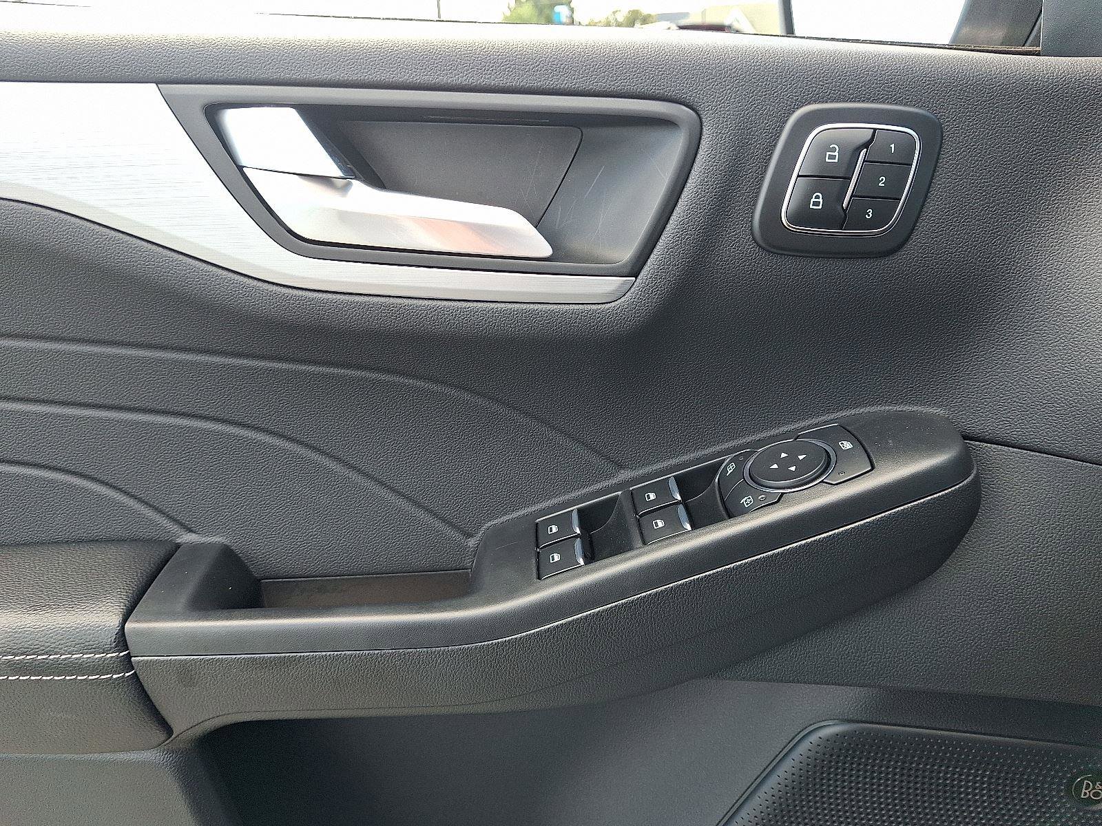 New 2024 Ford Escape SE w/ PHEV Premium Package image 9