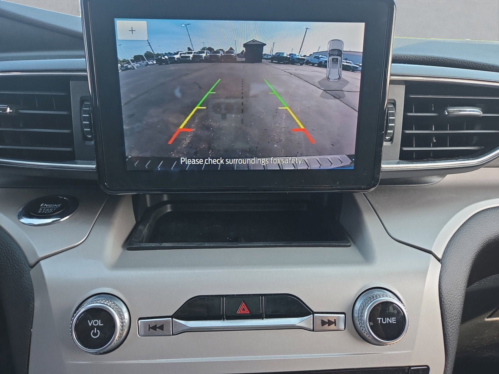 Certified 2023 Ford Explorer XLT w/ Equipment Group 202A AWD/4WD image 19