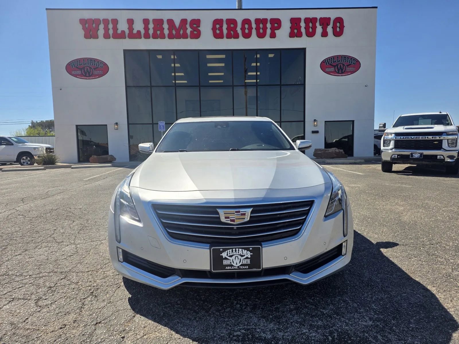 Used 2018 Cadillac CT6 Luxury image 2