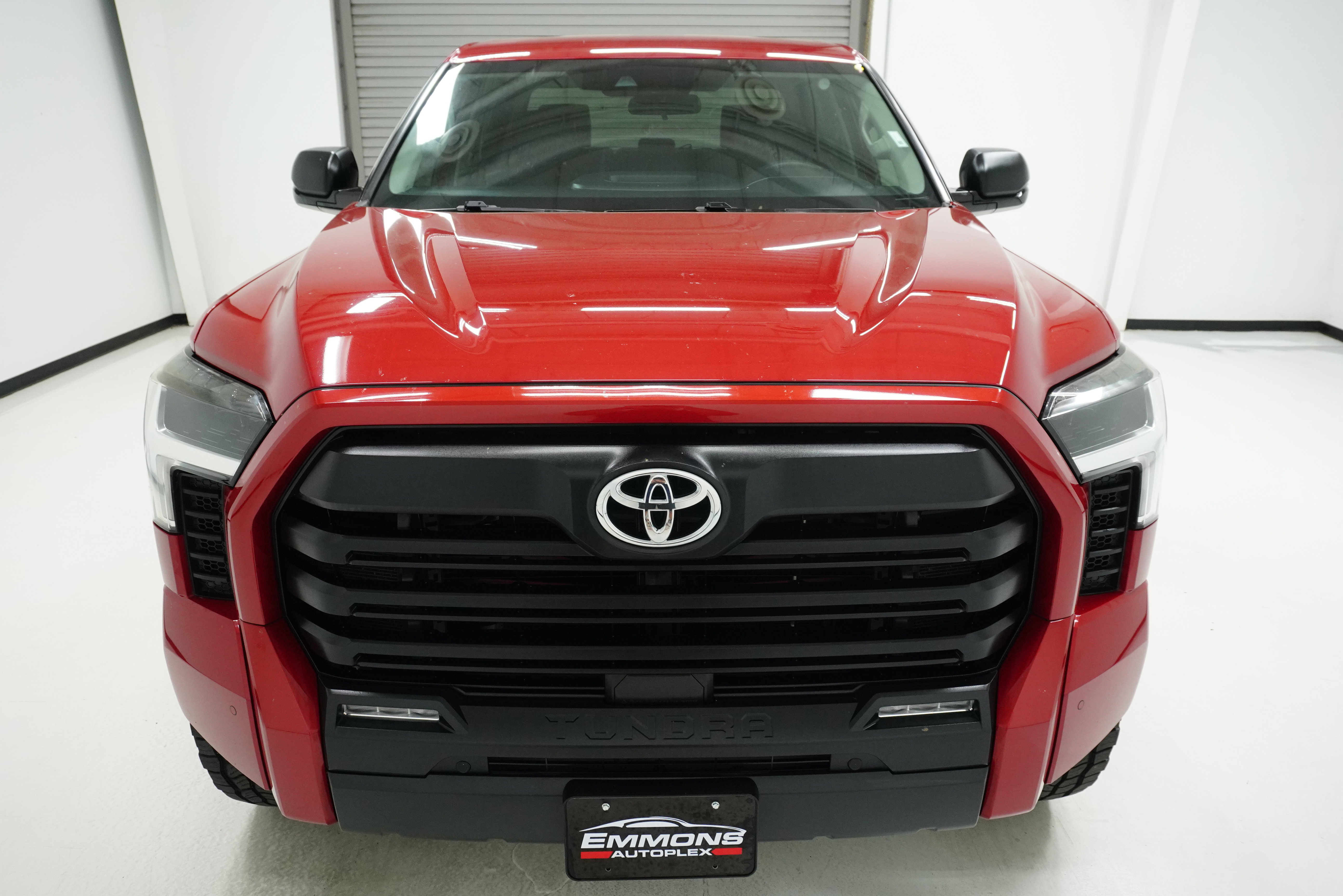 Used 2022 Toyota Tundra SR5 w/ Convenience Package image 2