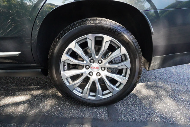 Used 2021 GMC Yukon Denali w/ Denali Ultimate Package AWD/4WD image 37