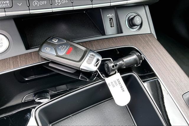 Used 2025 Audi Q5 2.0T Premium Plus w/ Premium Plus Package AWD/4WD image 35
