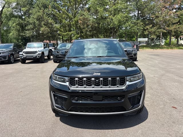 New 2026 Jeep Grand Cherokee Limited w/ Luxury Tech Group II AWD/4WD image 5