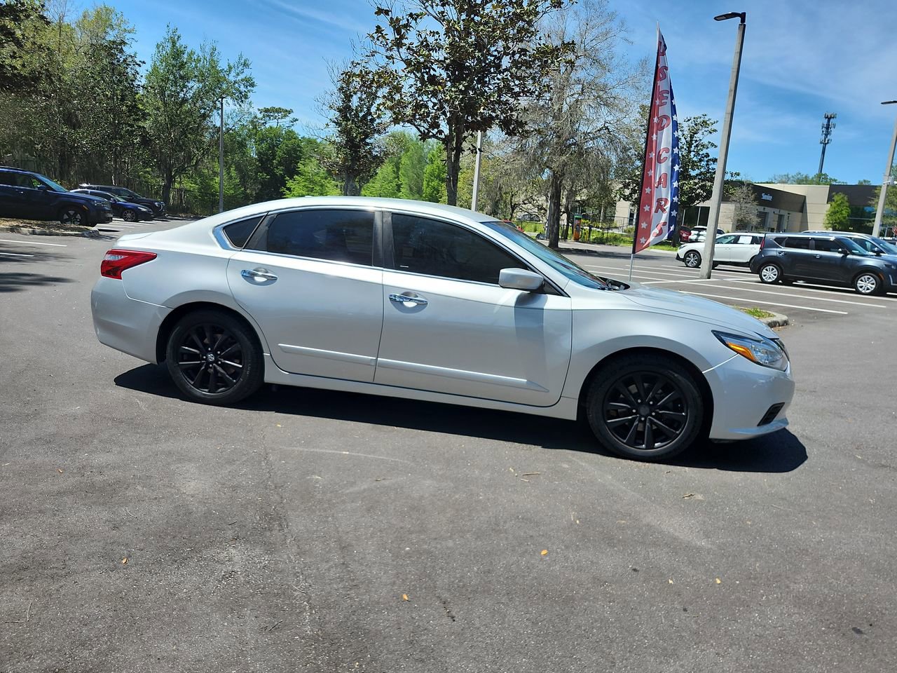Used 2016 Nissan Altima 2.5 SV image 6