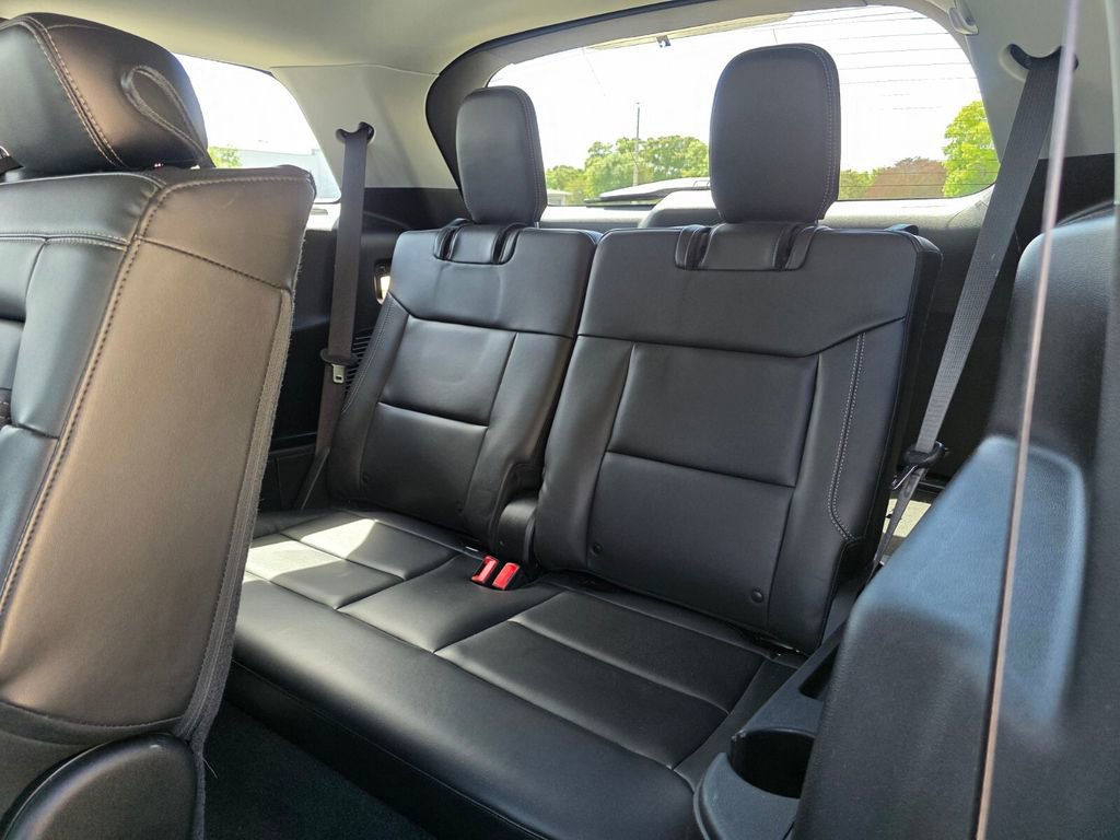 Used 2021 Ford Explorer XLT w/ Equipment Group 202A image 18