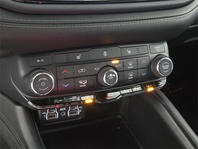 Used 2022 Dodge Durango GT image 38