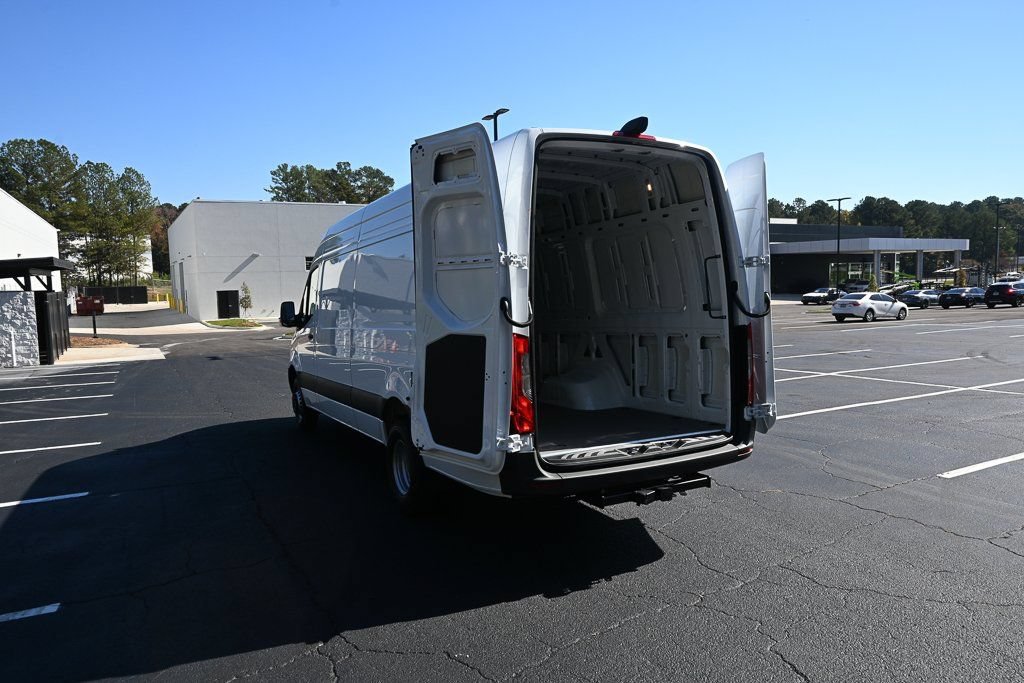 Used 2026 Mercedes-Benz Sprinter 4500 image 30