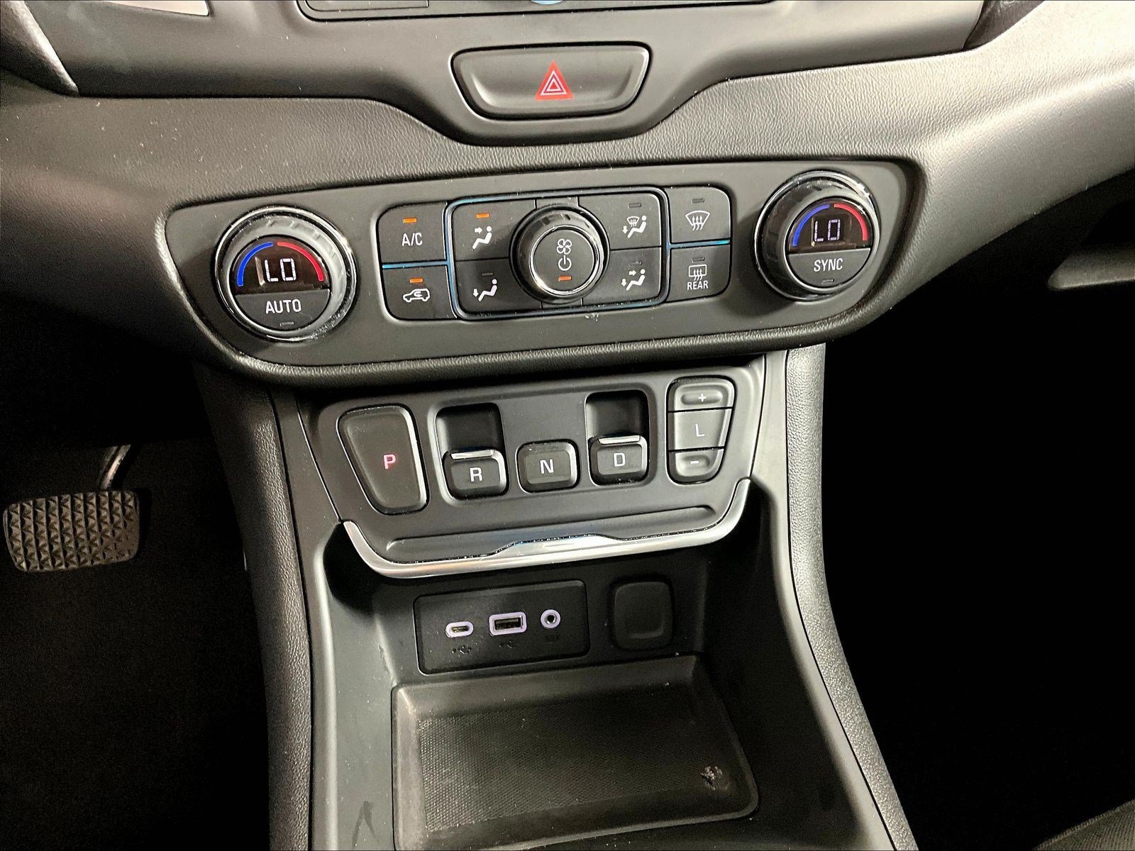 Used 2021 GMC Terrain SLE w/ Driver Convenience Package AWD/4WD image 15