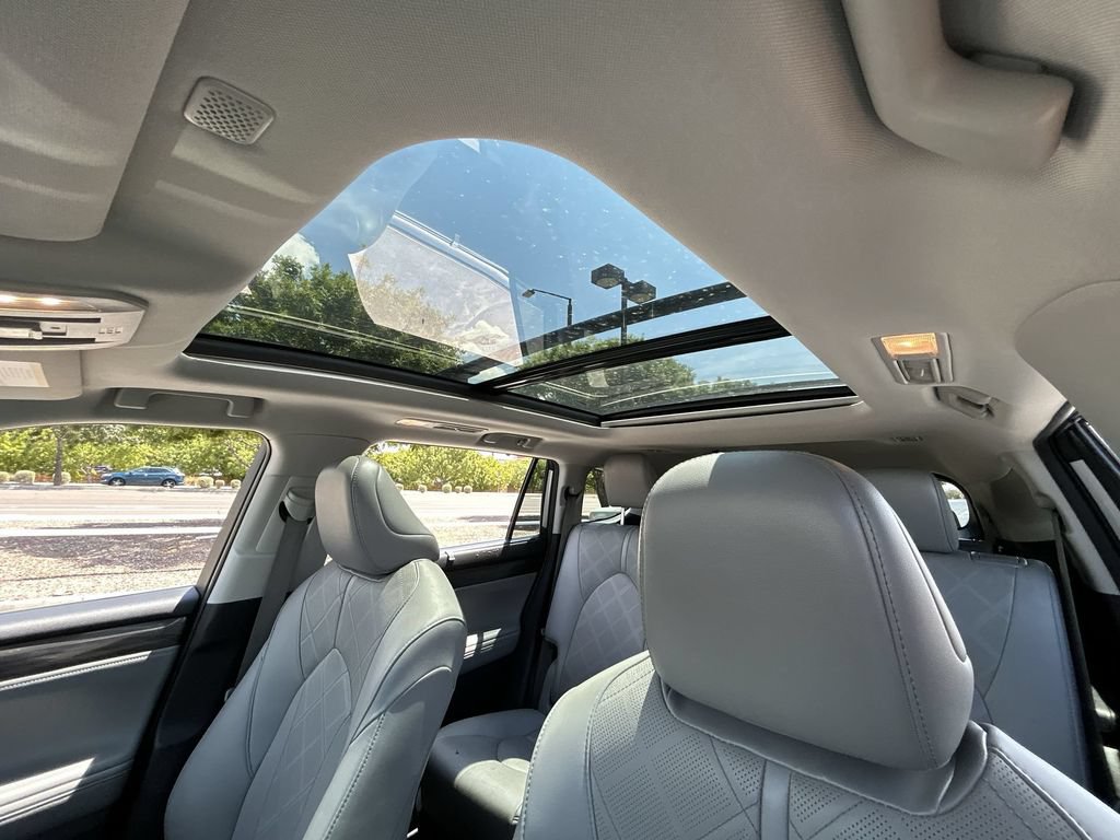 Used 2021 Toyota Highlander Platinum FWD image 19
