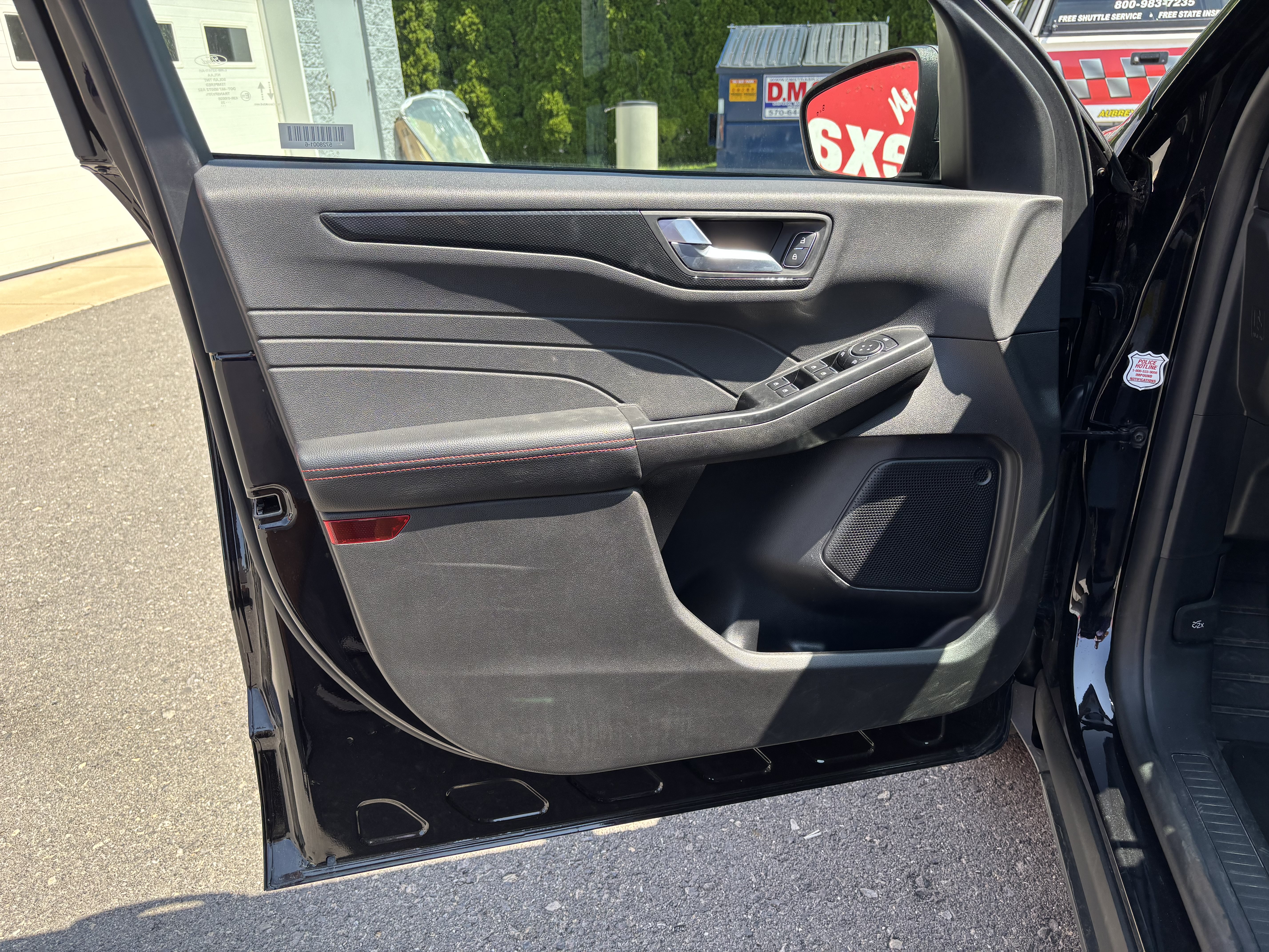 Used 2025 Ford Escape ST-Line AWD/4WD image 16