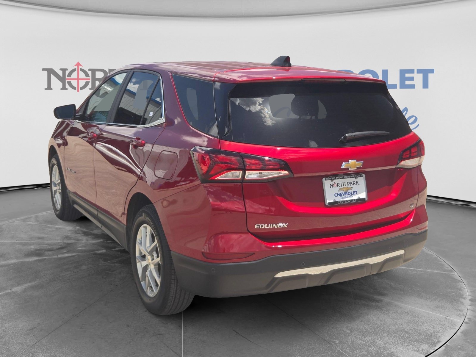 Used 2024 Chevrolet Equinox LT FWD image 5