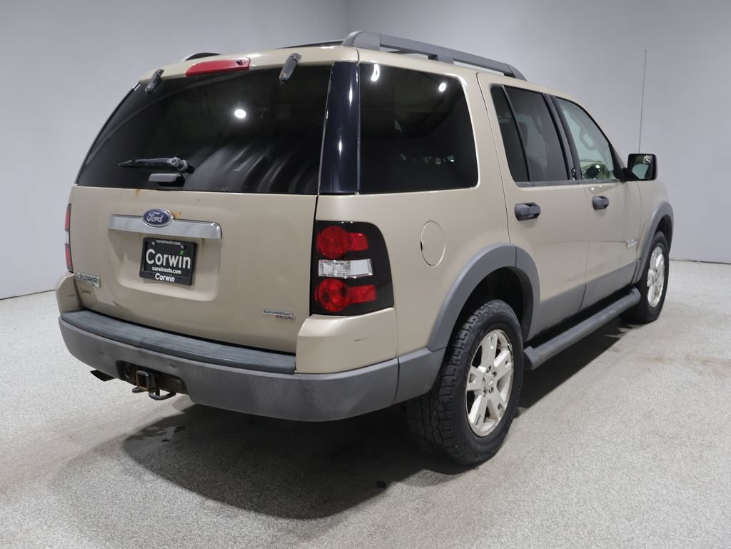 Used 2006 Ford Explorer XLT AWD/4WD image 2
