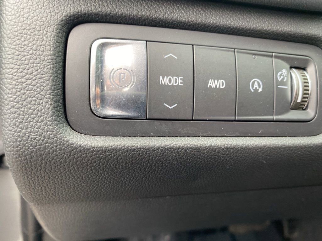 Used 2025 GMC Acadia Elevation w/ Elevation Premium Package image 13