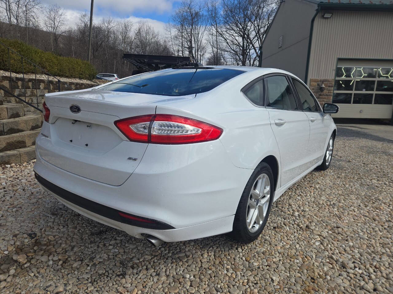 Used 2015 Ford Fusion SE image 7