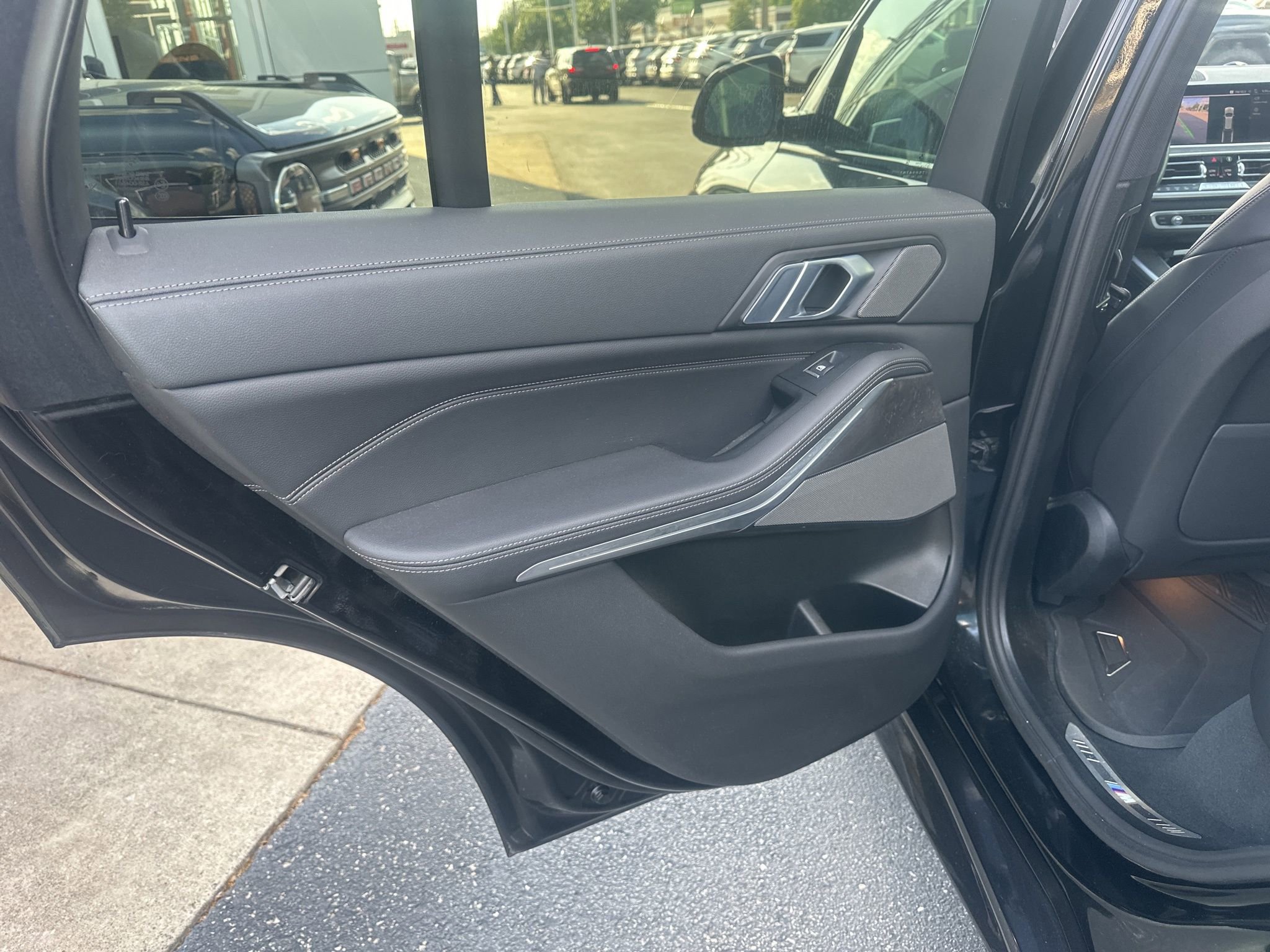 Used 2020 BMW X5 xDrive40i w/ M Sport Package AWD/4WD image 23