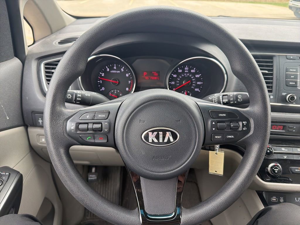 Used 2016 Kia Sedona LX w/ LX Convenience Package image 16