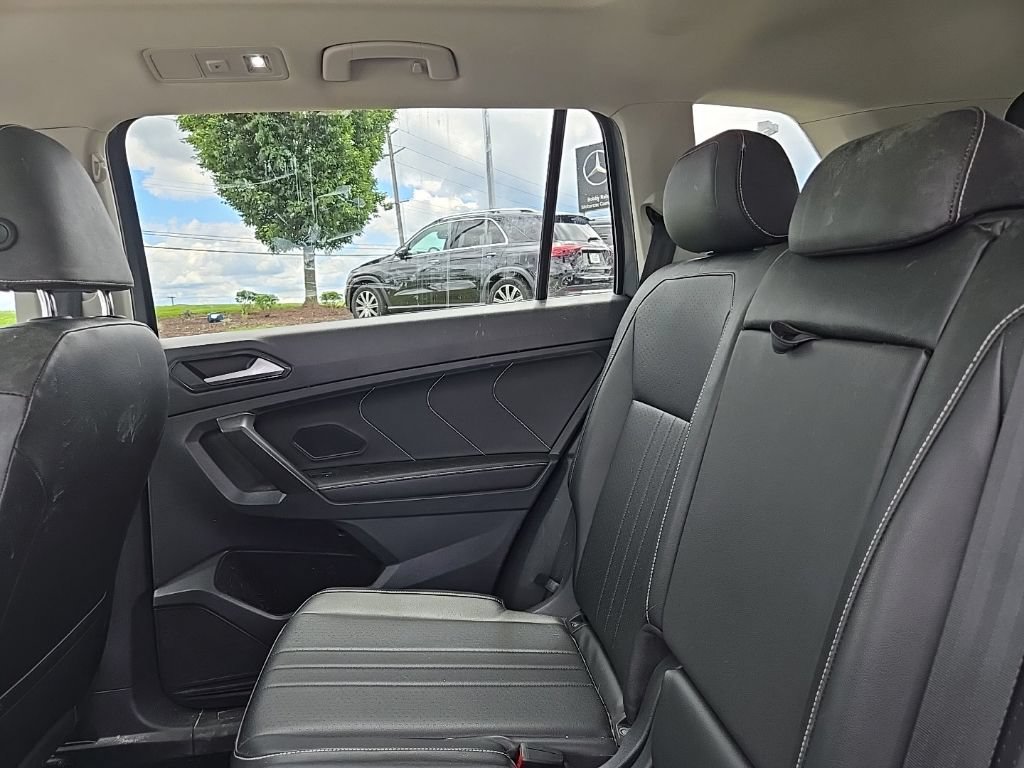 Used 2022 Volkswagen Tiguan SE AWD/4WD image 32