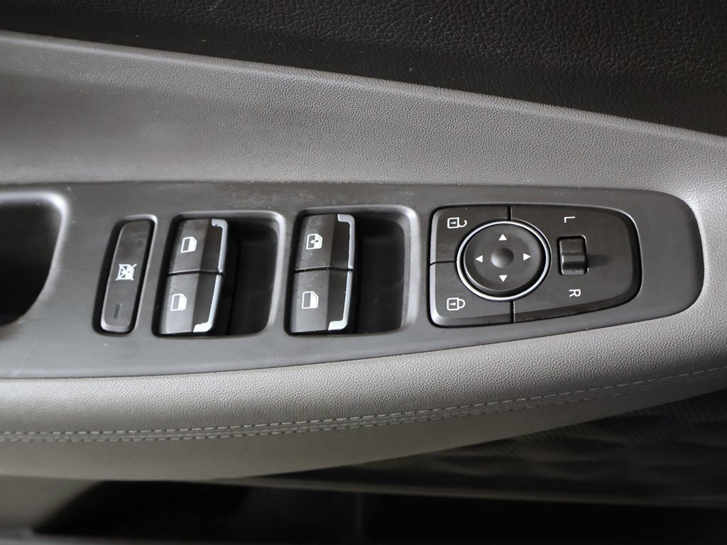 Used 2020 Hyundai Santa Fe SE image 34